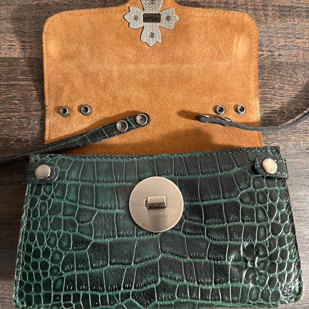Patricia Nash Christmas pine green leather croc reptile crossbody & wallet  bag - Picture 4 of 16